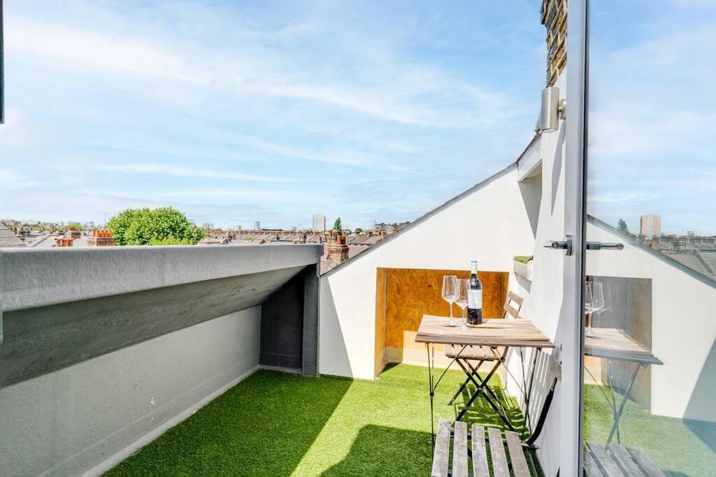 לונדון Modern 1 Bedroom Flat In Battersea מראה חיצוני תמונה